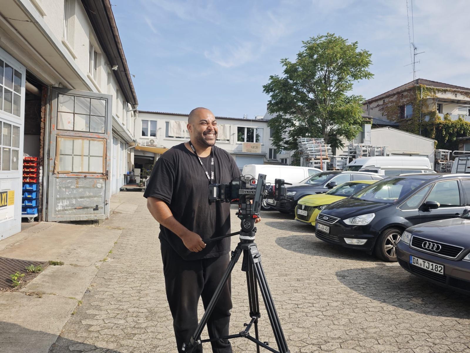 Camera setup in the studio courtyard during the Mimose shoot